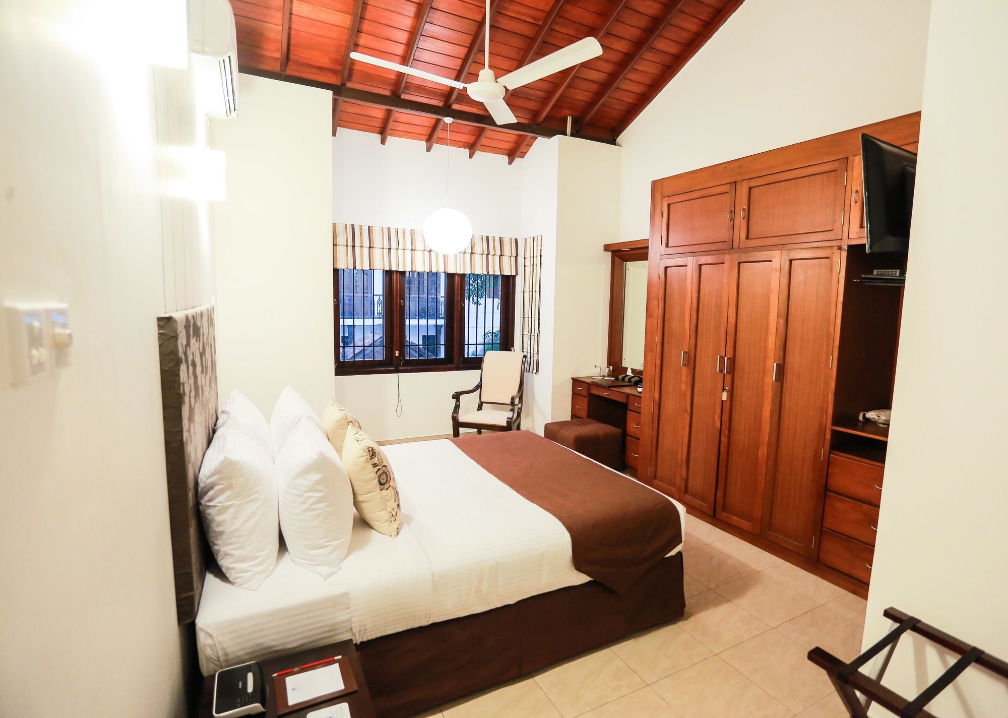 The Austin Residence By Unique Hotels Colombo Buitenkant foto